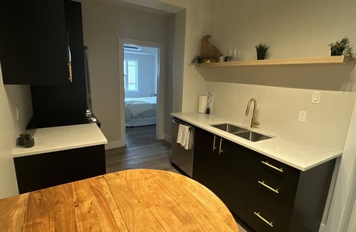 North End Apartment | Modern One Bedroom Suite