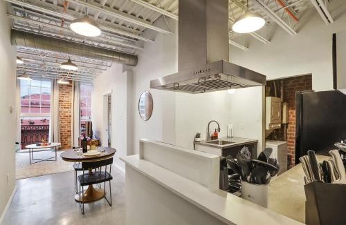 Arts/Warehouse District Apartment | Modern One Bedroom with Balcony