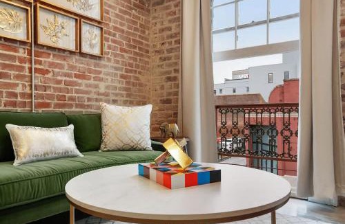 Arts/Warehouse District Apartment | Modern One Bedroom with Balcony