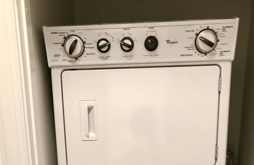 Lavista Park Apartment | Modern one bedroom with pool.