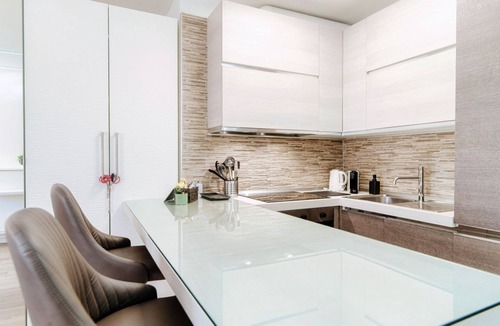 Paradiso Apartment | Modern one-room apartment with balcony close to Paradiso station (Terrazza Parad