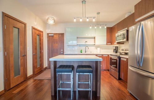 Regina Condo | Modern open concept 2 bed, 2 bath in Regina