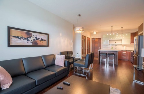 Regina Condo | Modern open concept 2 bed, 2 bath in Regina