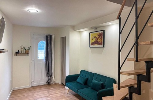 Saint-Germain-en-Laye Apartment | Modern private outbuilding 50m2