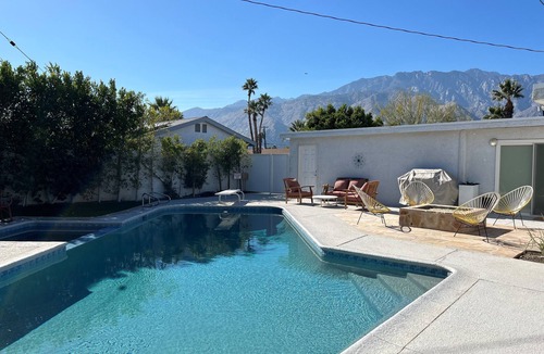 Desert Park Estates House | Modern Palm Springs Jewel