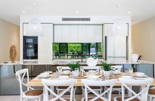 Palm Beach House | Modern Palms Getaway