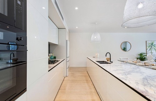 Palm Beach House | Modern Palms Getaway