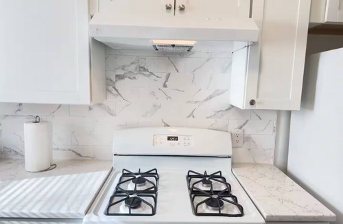 West New York Apartment | Modern Paradise 25 min to NYC+Parking