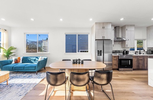 Judkins Park House | Modern Parkside Seattle Retreat