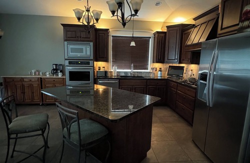 Pasco House | Modern Pasco Stay Minutes From Airport