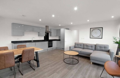 Brent Apartment | Modern penthouse in Wembley