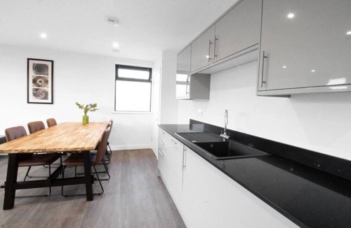 Brent Apartment | Modern penthouse in Wembley