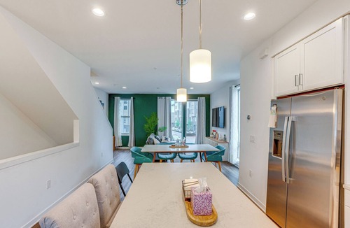 Olde Richmond House | Modern Philly Townhome w/Rooftop Deck & Views!