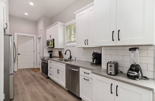 Midtown House | Modern Piedmont Park Retreat