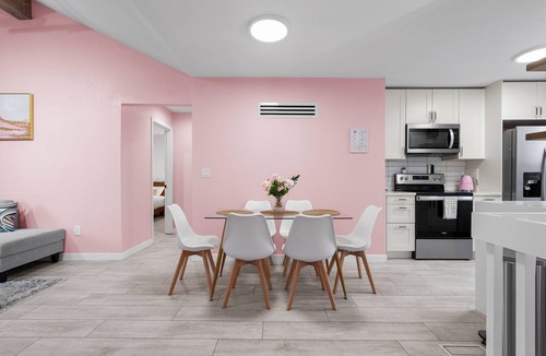 Mission House | Modern Pink House with Hot Tub, Mini Golf, Game Room + Crazy Bunk Bed!