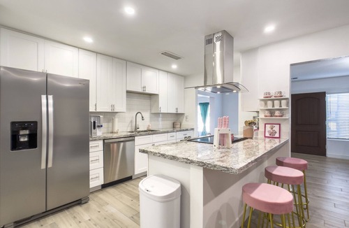Cavalier Vista House | Modern Pink Paradise with Dream backyard & Pool