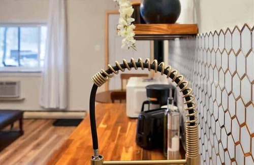 Canadensis Hotel | Modern Pocono Charmer | Firepits | Pet-Friendly