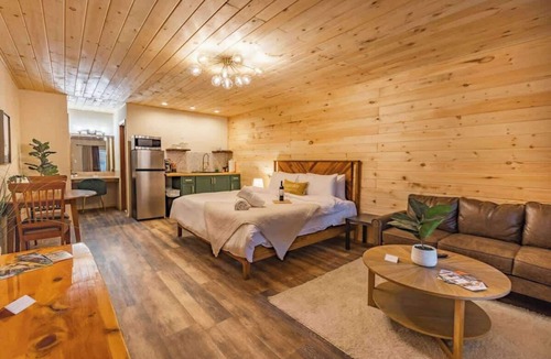 Canadensis Hotel | Modern Pocono Retreat | Firepits