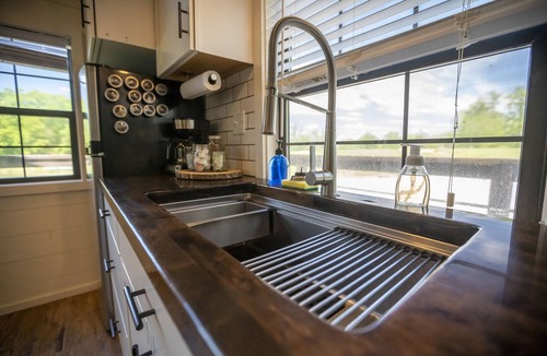 Marion Cabin | Modern Pond-View Cabin Near Lake of Egypt