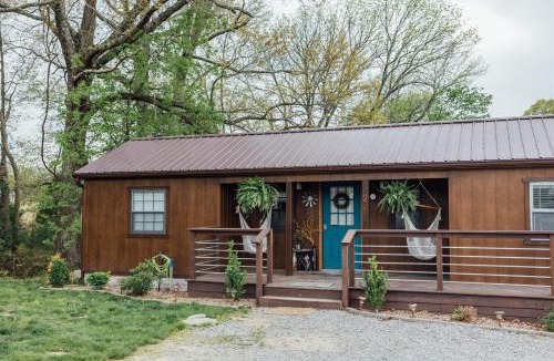 Marion House | Modern Pond-View Cabin Near Lake of Egypt