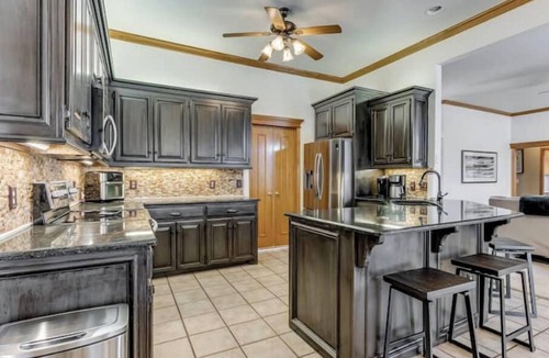 Midwest City House | Modern/Pool/Family/Events