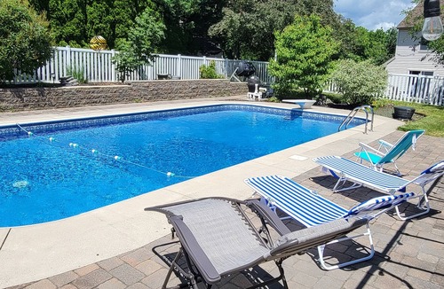 Palmyra House | Modern Pool-Side Paradise, 5 Miles to Hershey Park