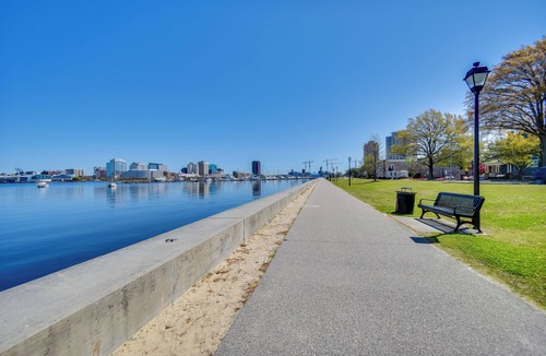 Portsmouth Apartment | Modern Portsmouth Apartment: Walk to Norfolk Ferry