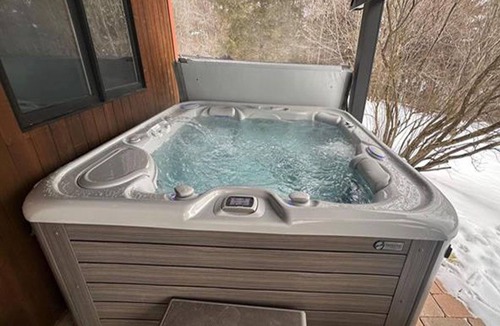 Ferrisburg House | Modern post & beam, mountain views. Minutes from Lake Champlain, near Sugarbush