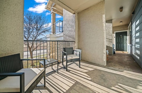 Fossil Creek Apartment | Modern Premium Stay 2BR 2BA Apartment with Style