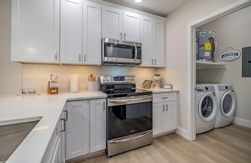 Tucson Condo | Modern Pristine Condo - Walk to Restaurants/Shops, Hikes/Trails