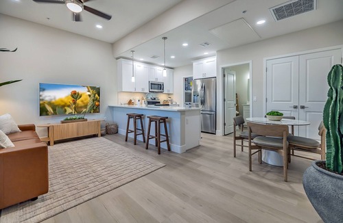 Tucson Condo | Modern Pristine Condo - Walk to Restaurants/Shops, Hikes/Trails
