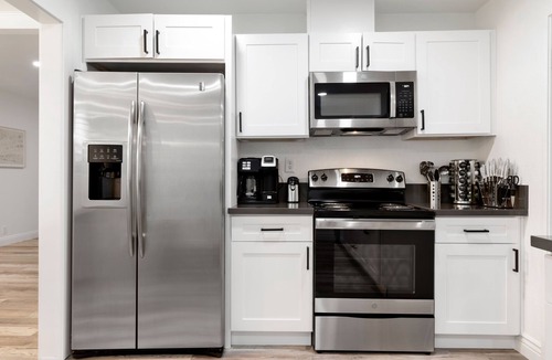 Citrus Heights House | Modern Pristine Comfortable 3BD/2BA Home W/POOl