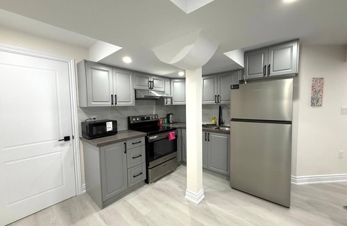 Woodstock Apartment | Modern Private 2-Bedroom Suite/Apartment