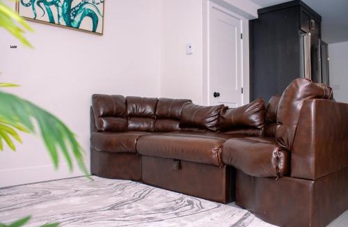 Terra Nova Apartment | Modern Private 2-Bedroom Styled, Spacious & ComfyModern New 2-Bedroom Stylish, Spacious, Comfy & Nicely Furnished - Full Privacy
