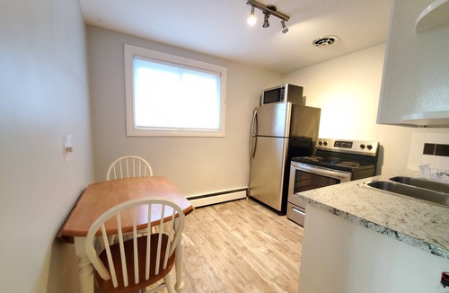 Sault Ste. Marie Apartment | Modern Private 1Bdrm Apt. w/Free Prkg + Fast Wi-Fi. Pet-Friendly!