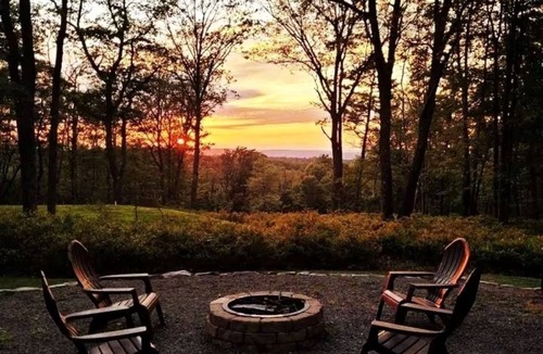 Philipsburg Cabin | Modern, Private Cabin 20 Minutes From Penn State, Breakfast Items Included