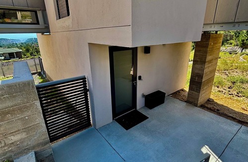 Los Alamos Apartment | Modern Private Casita Bright, Quiet, Minutes to LANL & Trails