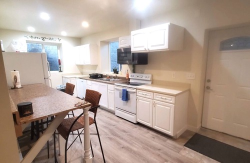 Inglewood-Finn Hill Apartment | Modern Private Cottage Basement Unit