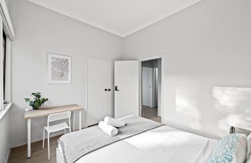 Lindfield House | Modern Private Double Room - Centrally Located - Shared Bathroom
