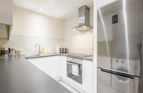 Cherry Hinton Apartment | Modern & Private - Free Parking!