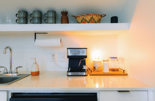 Chestnut Apartment | Modern Private Quiet East Austin Studio