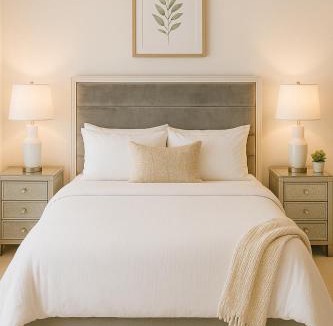 Peters House | Modern Private Room with Private Bath