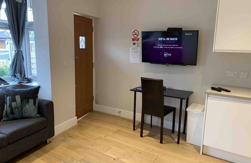 Ickenham Apartment | Modern, Private, self-contained studio apartment