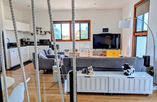 Culver - West Apartment | Modern Private Spacious Suite in Culver City West