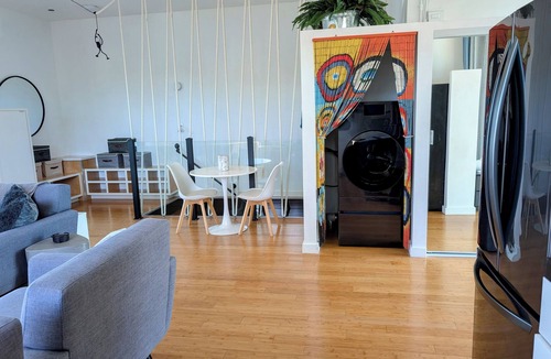Culver - West Apartment | Modern Private Spacious Suite in Culver City West