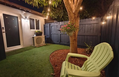 Wilton Manors Apartment | Modern Private Suite w/Kitchen, Spa Bathroom & AC