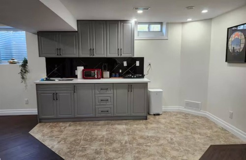 Durham Region Apartment | Modern Private Suite with Separate Entry | Self Check-In + Free Parking