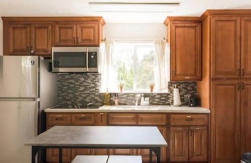 Silver Creek Apartment | Modern Private Unit With Serene Backyard