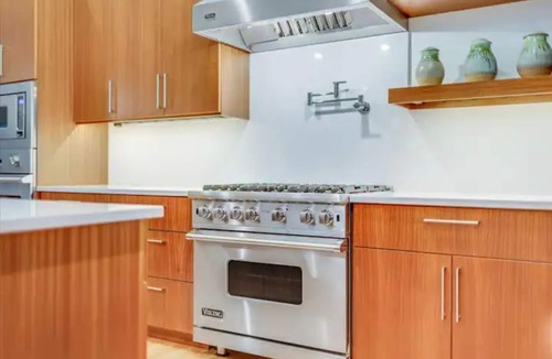 Southwest Hills House | Modern Professional