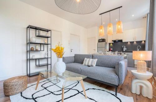 Marcq-en-Baroeul Apartment | Modern, quiet 3-bedroom apartment with parking